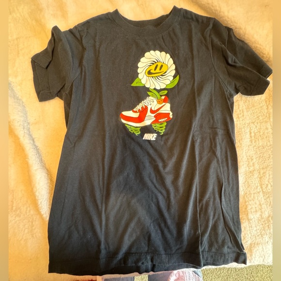 Nike Black Tee with Logo - Picture 2 of 3